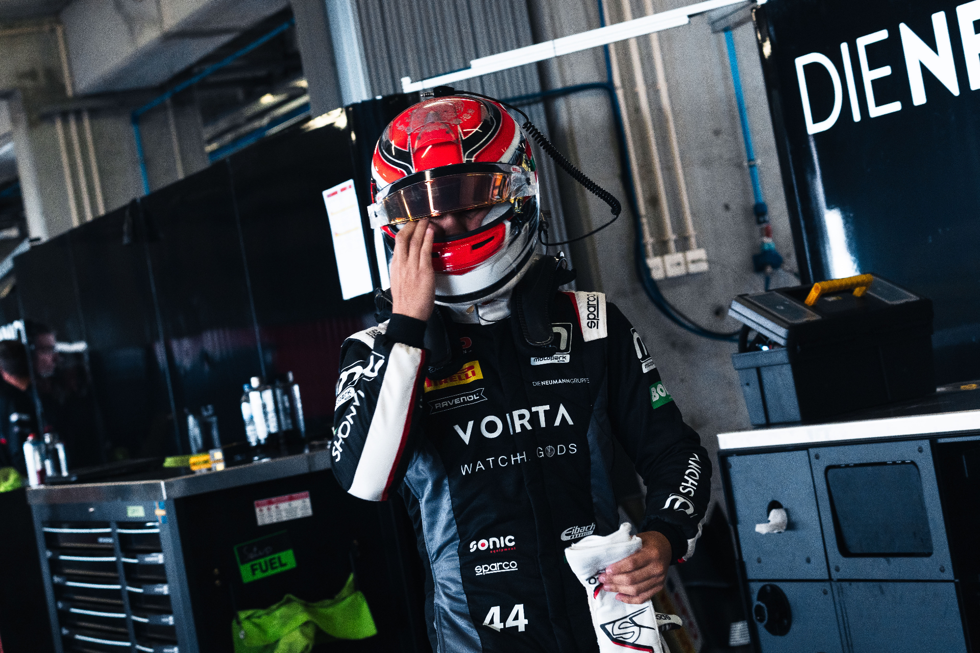 En el garage Motopark